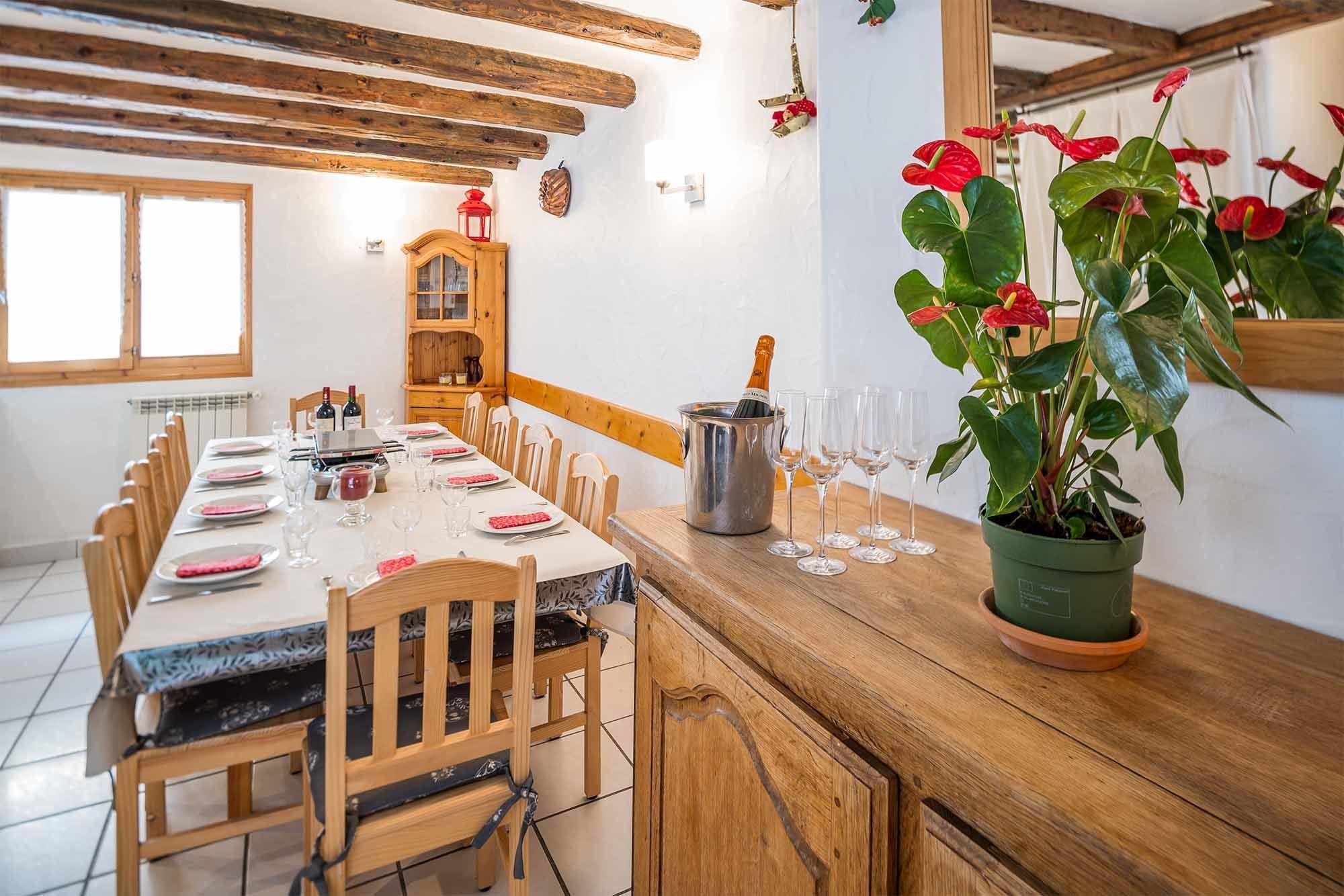 Chalet Les Charmilles Saint Sorlin D Arves Location Chalet, Chalet Charmille, La Tania | Madame Vacances